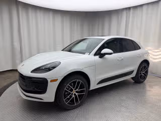 2026 Porsche Macan -'s photo