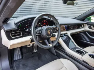 2023 Porsche Taycan 29