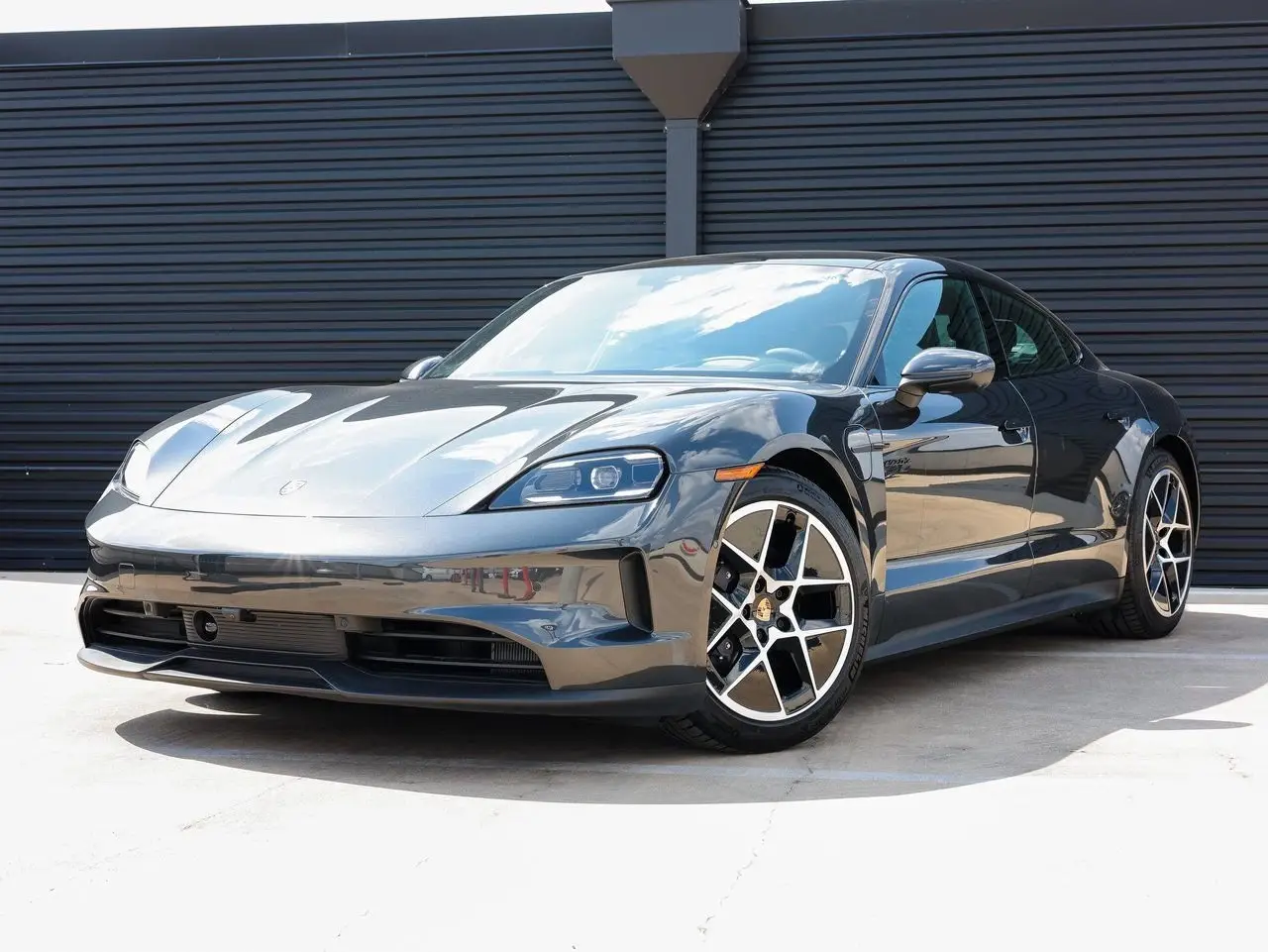 2025 Porsche Taycan Base - Photo 8