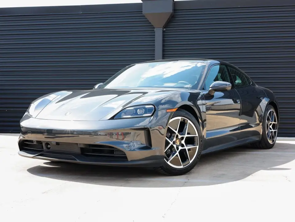 2025 Porsche Taycan Base - Photo 7