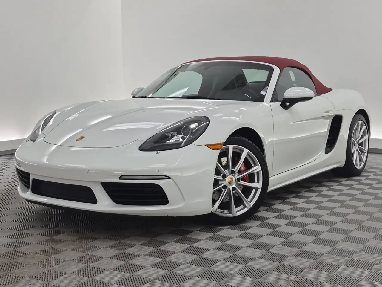 2022 Porsche 718 8