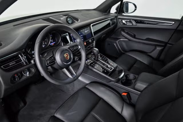 2026 Porsche Macan Base - Photo 26