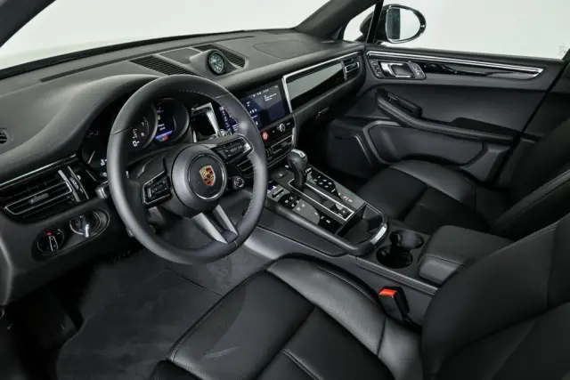 2026 Porsche Macan Base - Photo 30