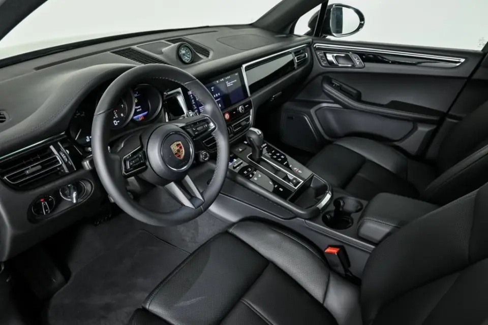 2026 Porsche Macan Base - Photo 31