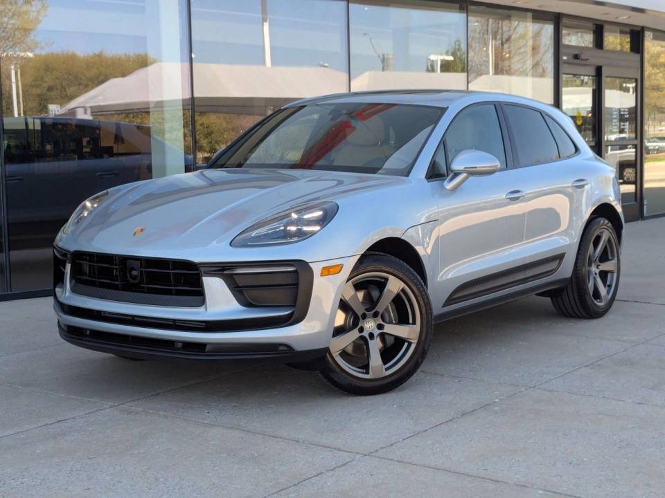 2025 Porsche Macan T