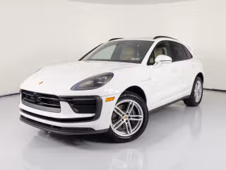 2026 Porsche Macan -'s photo