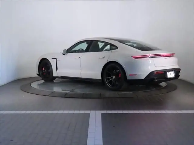 2026 Porsche Taycan GTS - Photo 23