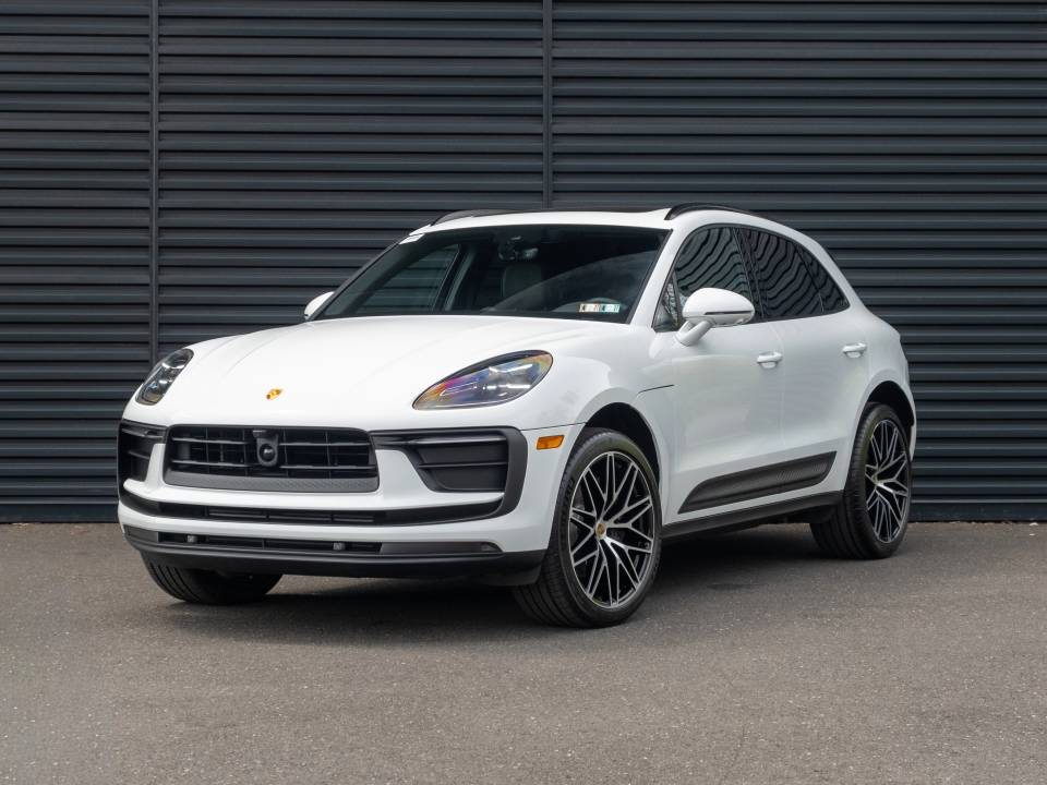 2026 Porsche Macan Base