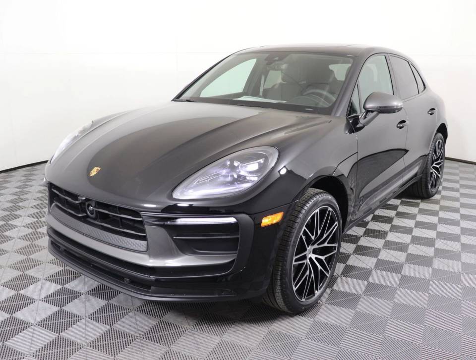 2025 Porsche Macan T