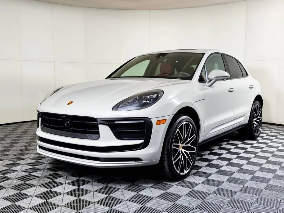 2026 Porsche Macan