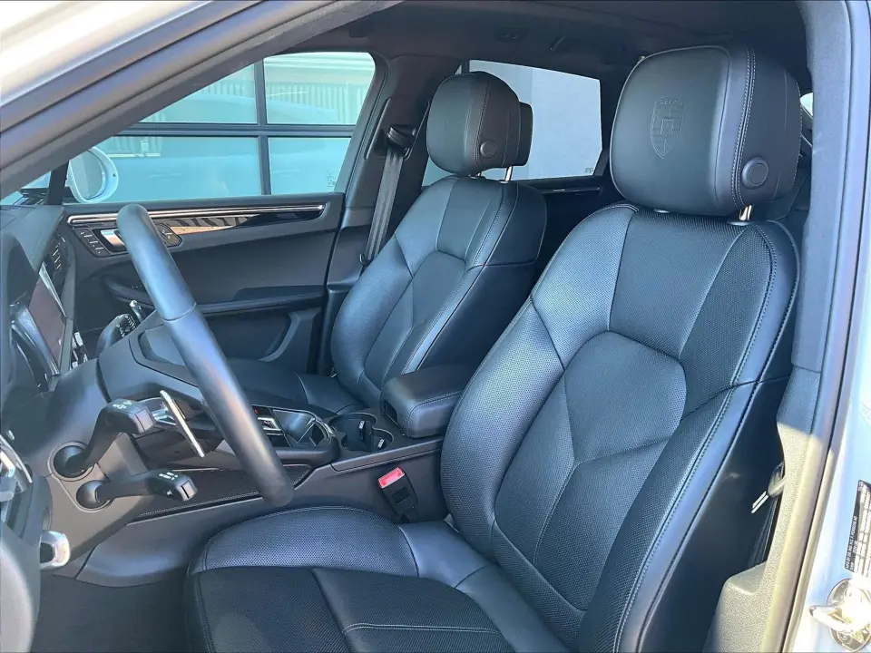 2026 Porsche Macan T - Photo 39