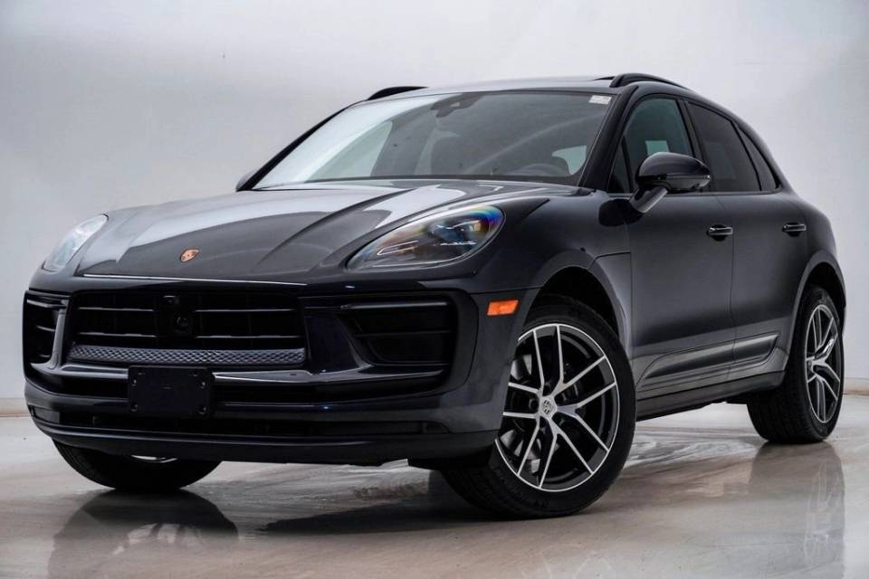 2025 Porsche Macan T
