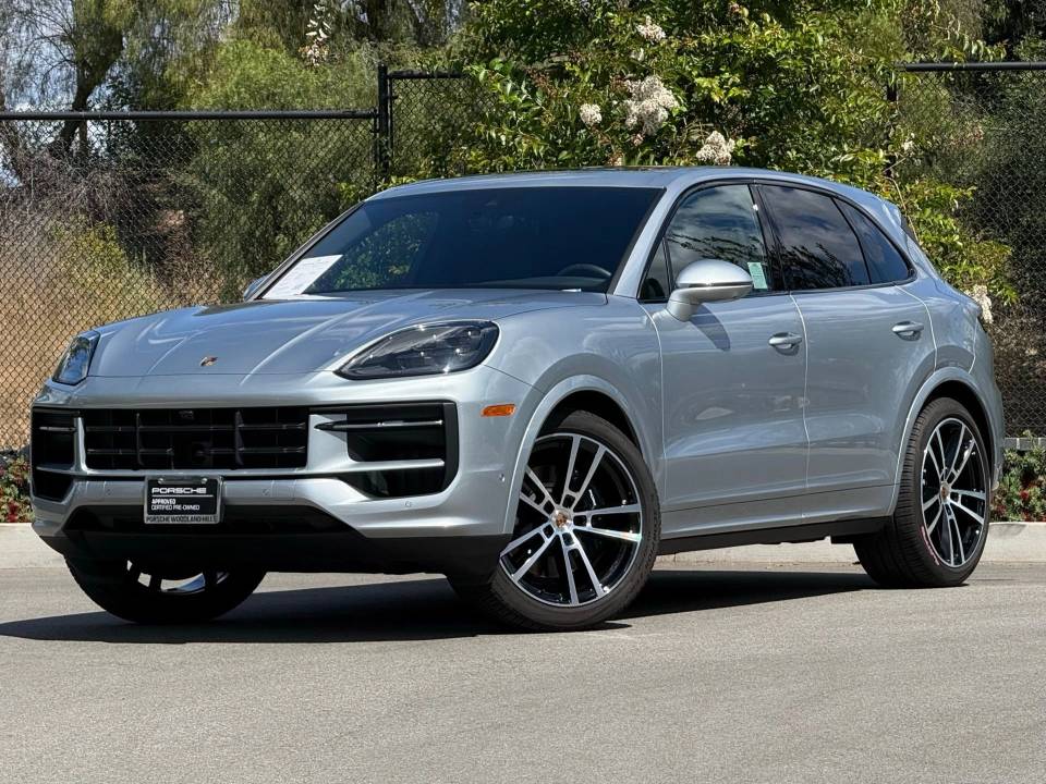 2025 Porsche Cayenne Base