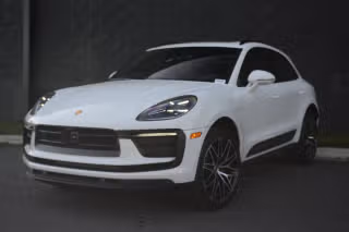 2026 Porsche Macan's photo