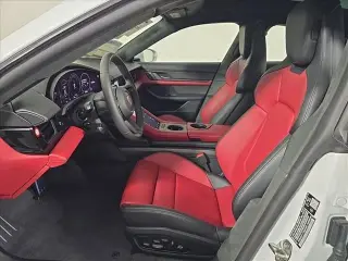 2026 Porsche Taycan GTS - Photo 37