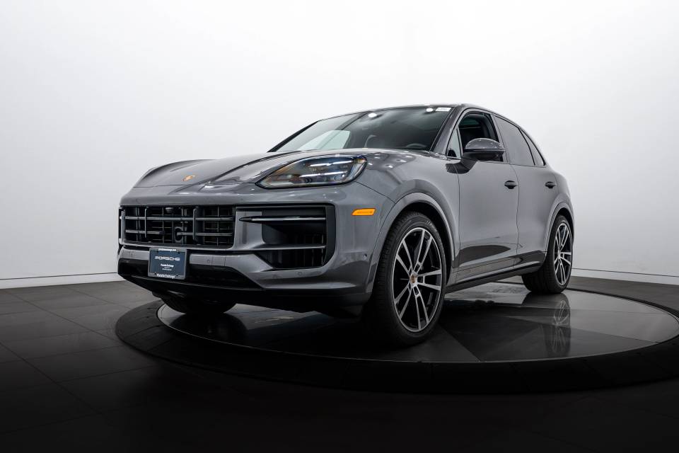 2025 Porsche Cayenne Base