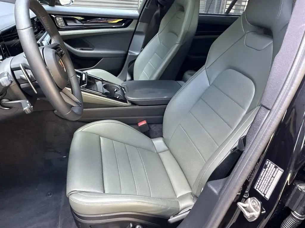 2025 Porsche Panamera 4 E-Hybrid - Photo 40