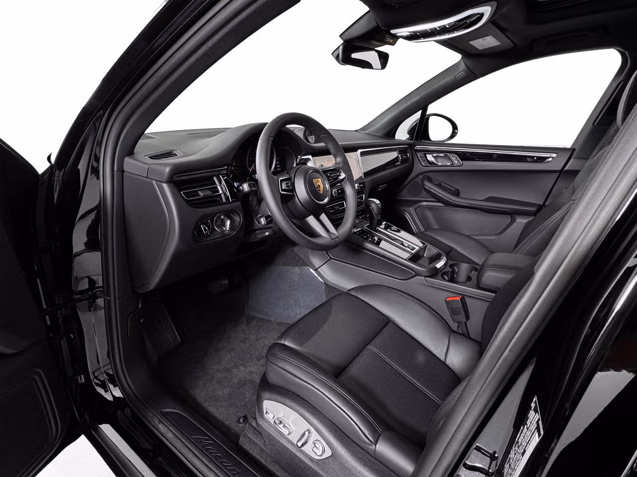 2025 Porsche Macan - Photo 28
