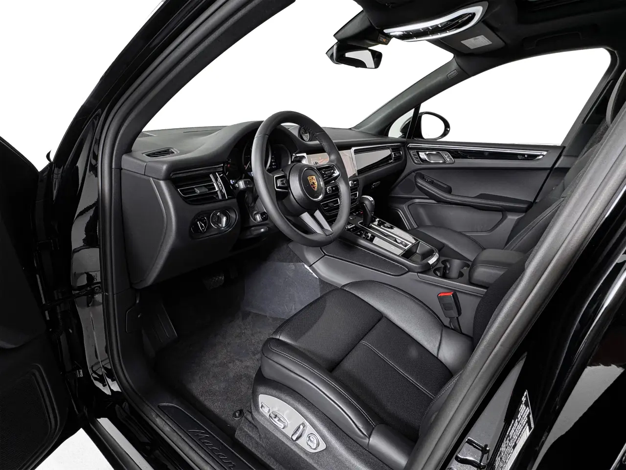 2025 Porsche Macan - Photo 32