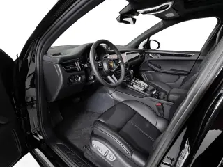 2025 Porsche Macan - Photo 29