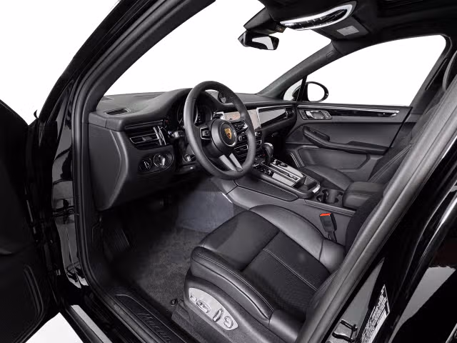 2025 Porsche Macan - Photo 26