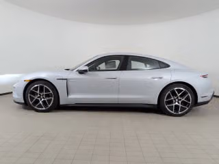 2026 Porsche Taycan Base - Photo 9