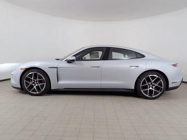 2026 Porsche Taycan Base - Photo 10
