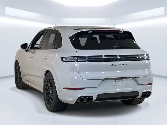 2025 Porsche Cayenne GTS - Photo 24