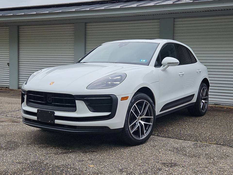 2026 Porsche Macan Base