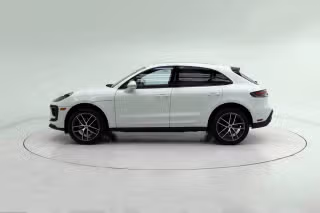 2026 Porsche Macan T - Photo 9