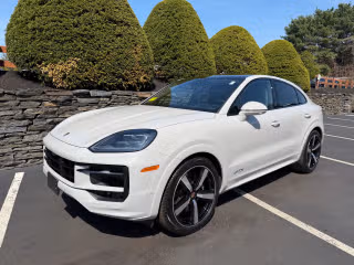 2025 Porsche Cayenne GTS's photo
