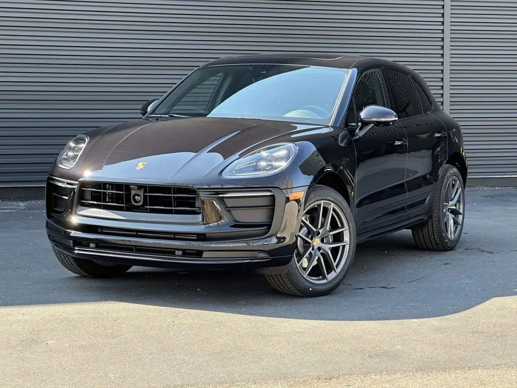 2026 Porsche Macan T - Photo 8