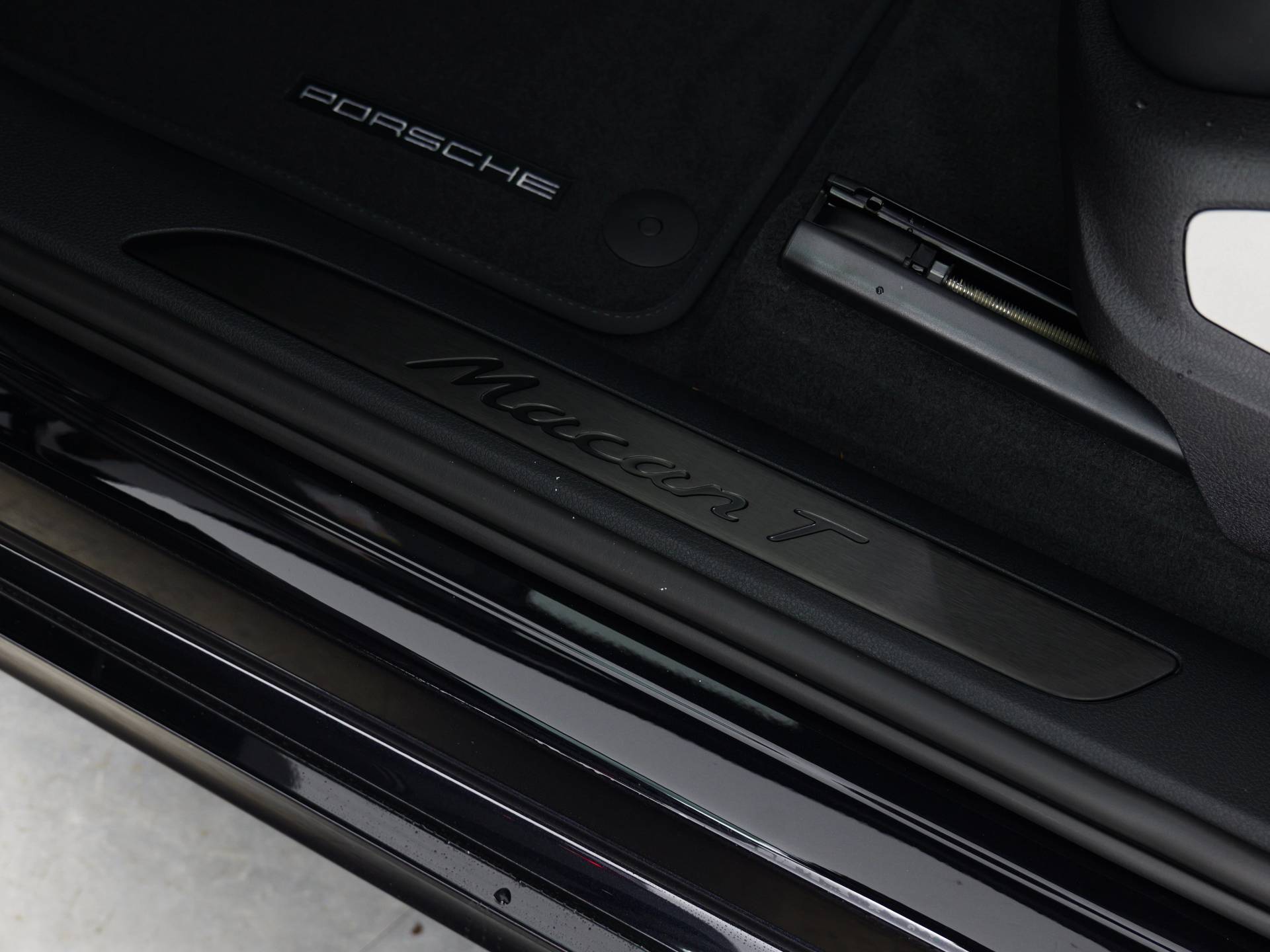 Macan T, photo 33 of 33
