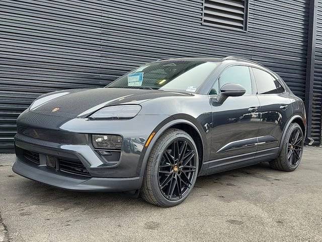 2025 Porsche Macan Base
