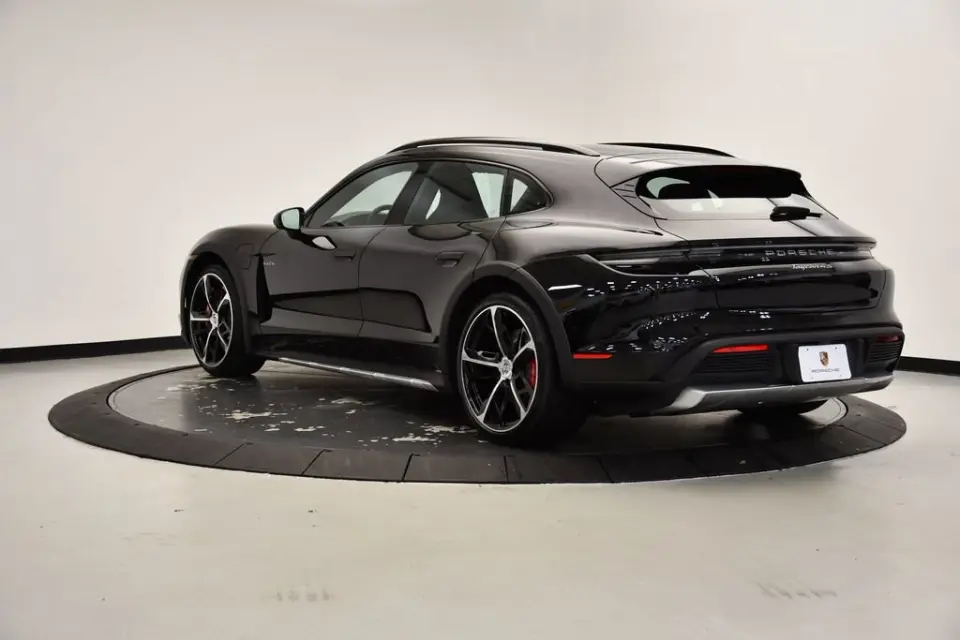 2025 Porsche Taycan S - Photo 23