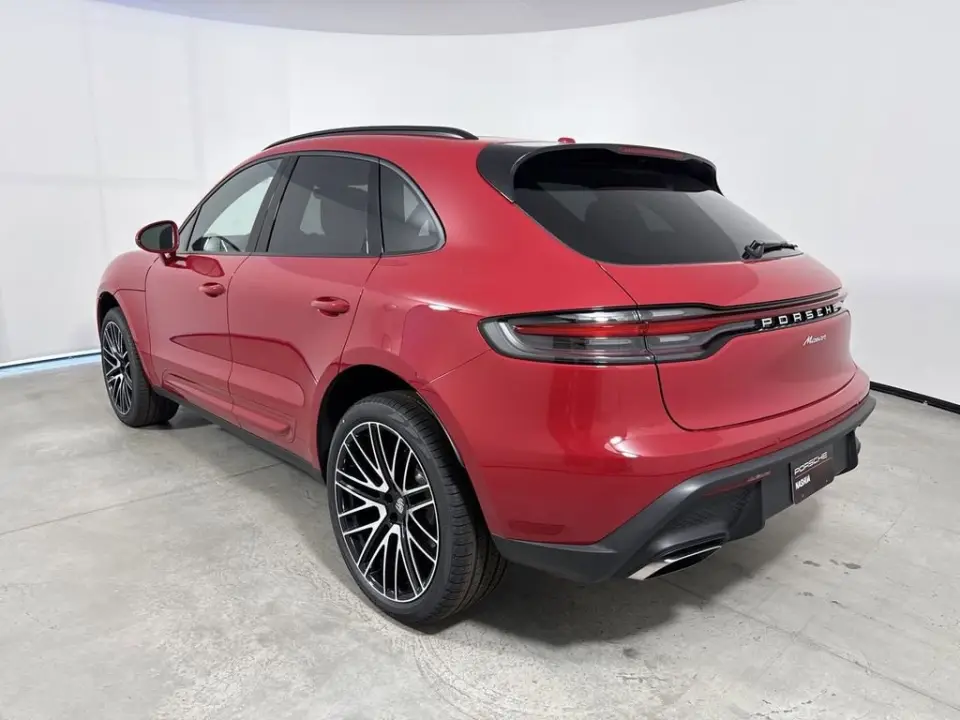 2025 Porsche Macan - Photo 23