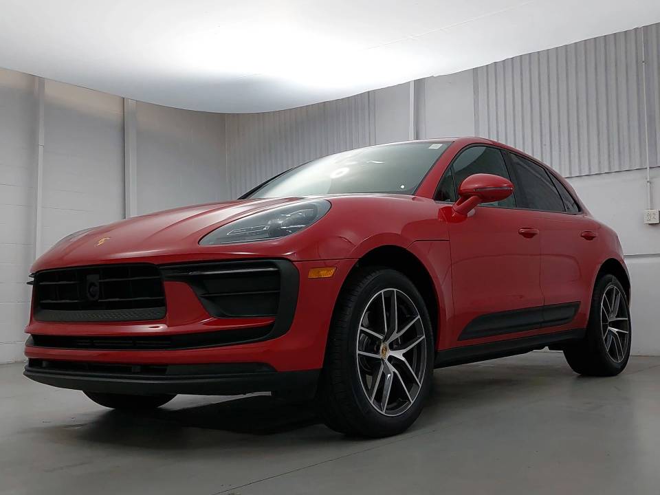 2025 Porsche Macan Base