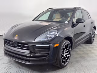 2026 Porsche Macan -'s photo