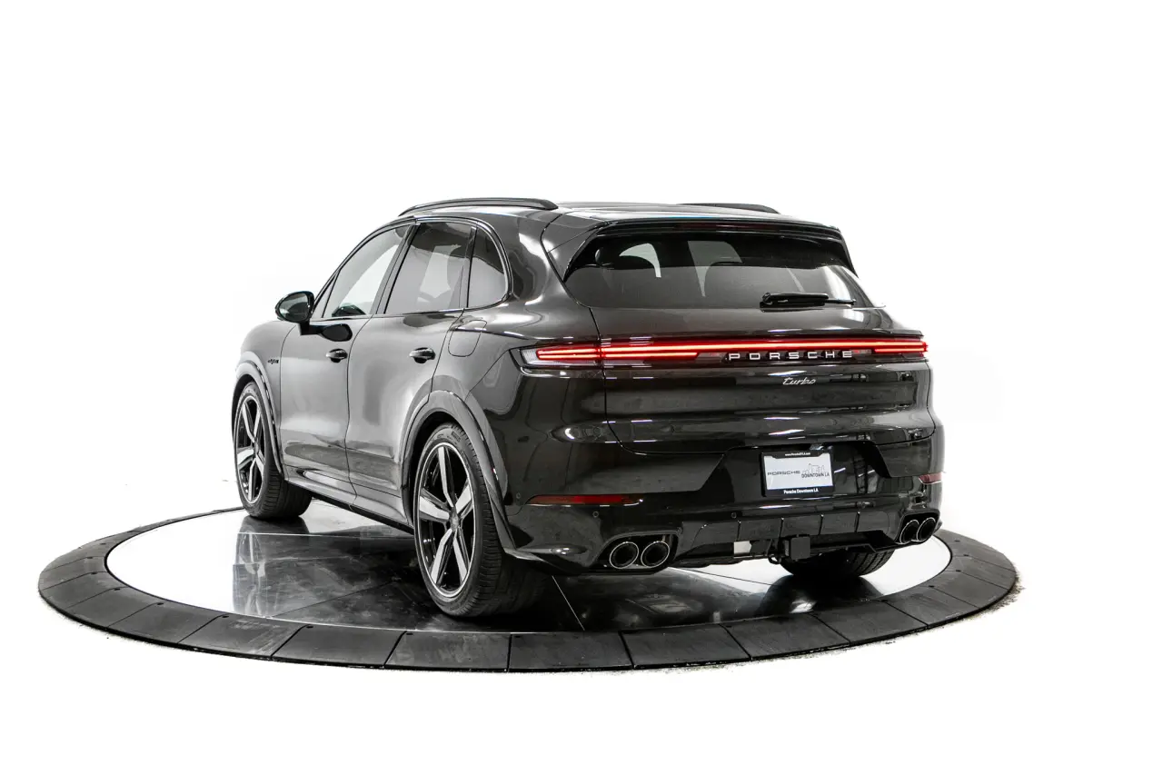 2026 Porsche Cayenne Turbo E-Hybrid - Photo 24