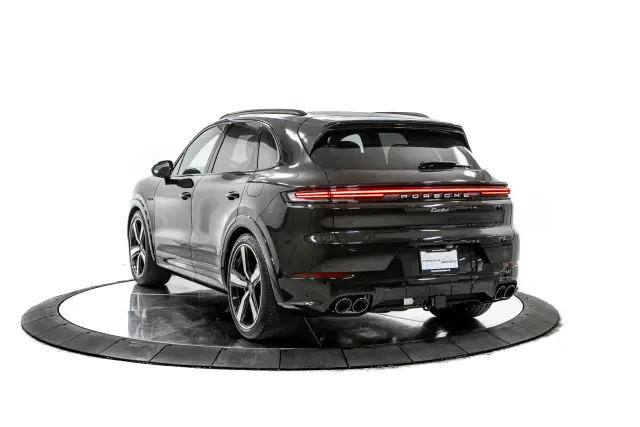 2026 Porsche Cayenne Turbo E-Hybrid - Photo 22