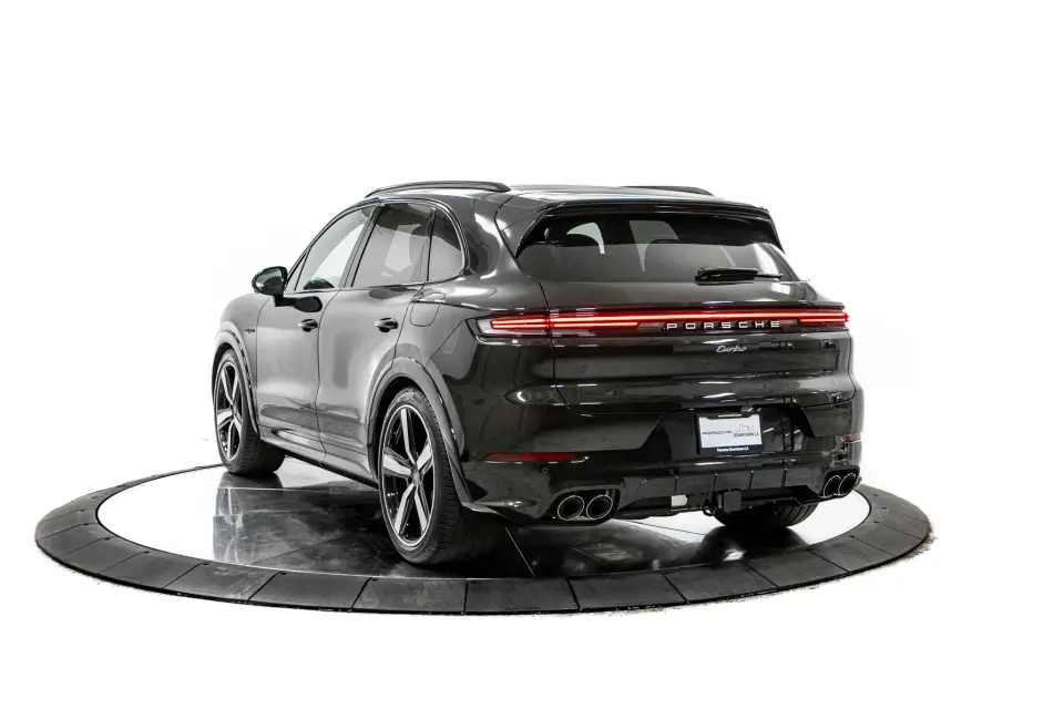 2026 Porsche Cayenne Turbo E-Hybrid - Photo 23