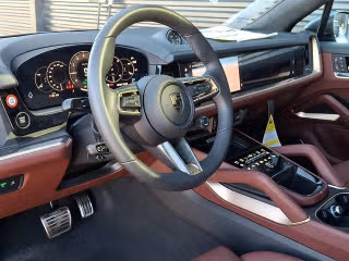 2025 Porsche Cayenne Turbo E-Hybrid - Photo 25