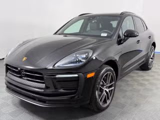 2026 Porsche Macan -'s photo
