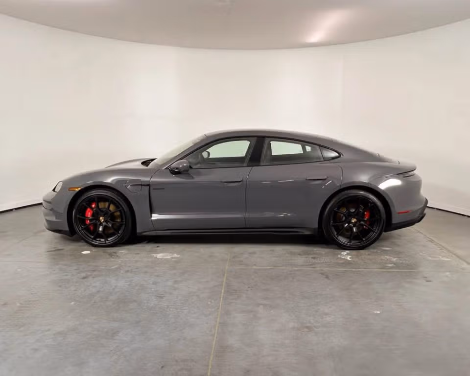 2026 Porsche Taycan GTS - Photo 11