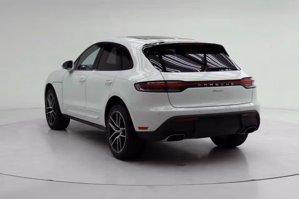 2026 Porsche Macan T - Photo 19