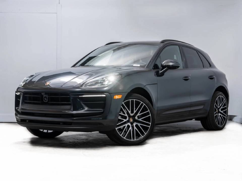 2026 Porsche Macan Base