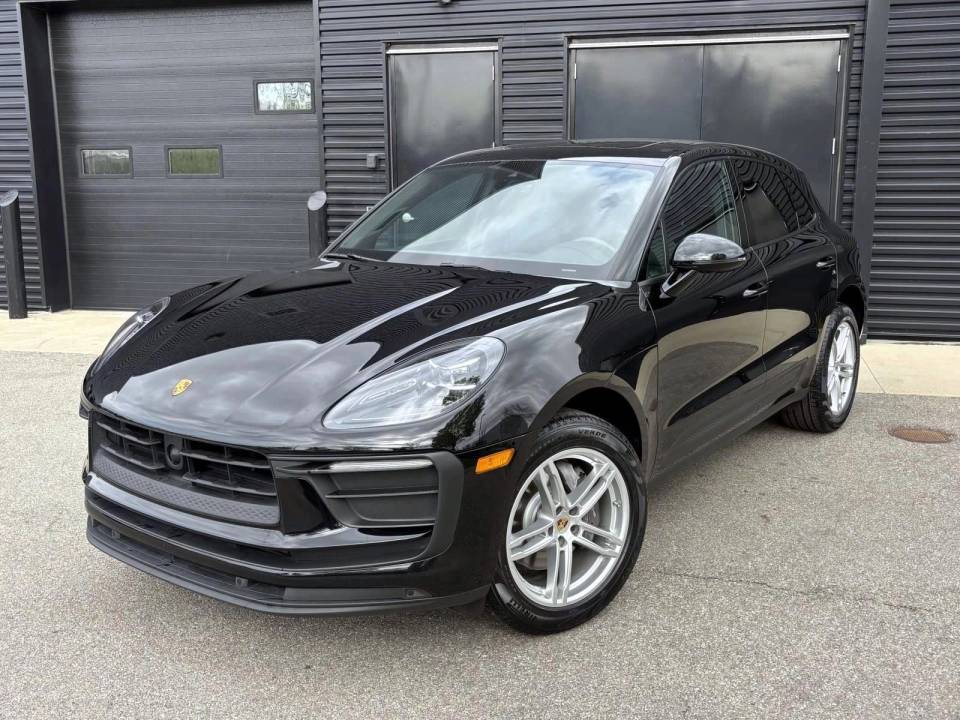 2023 Porsche Macan T