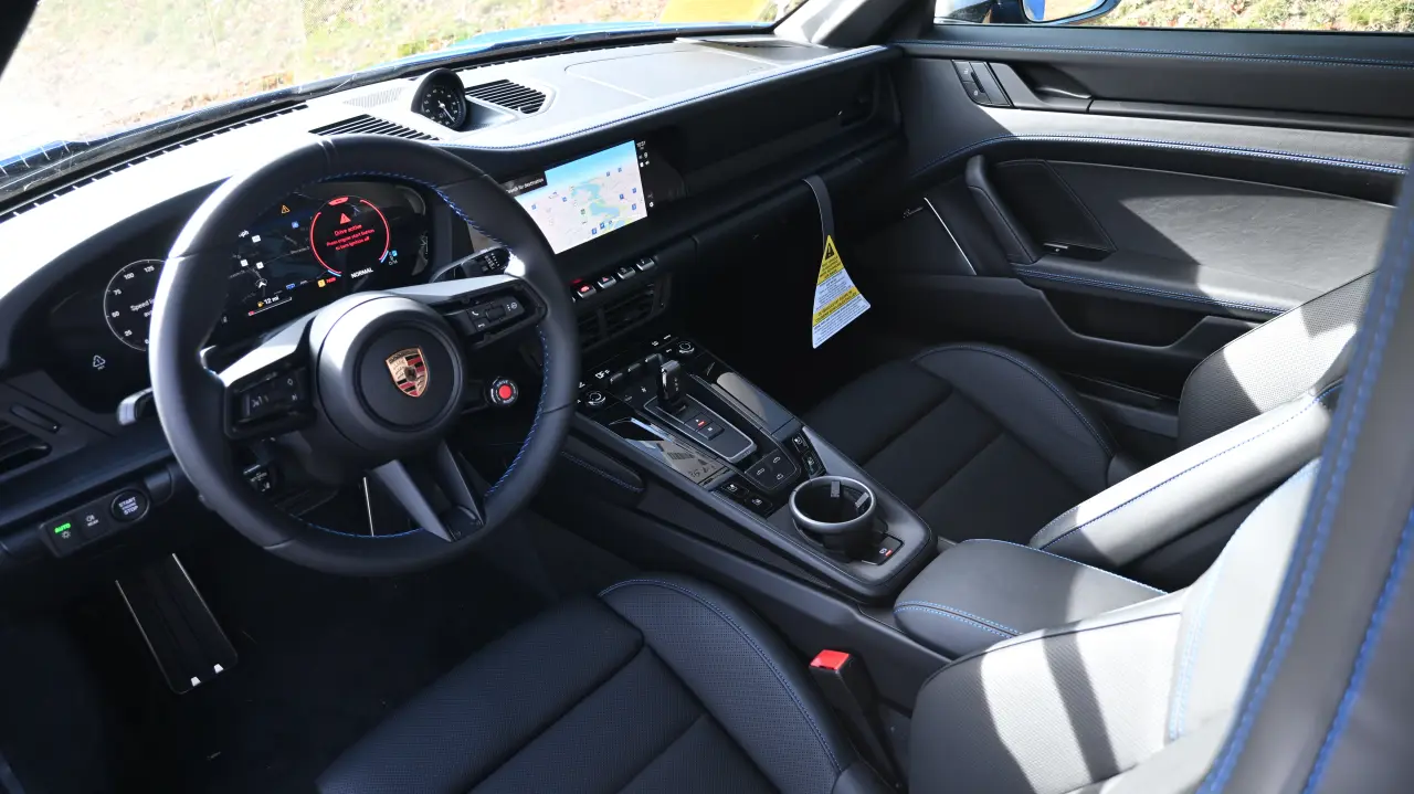 2026 Porsche 911 GTS - Photo 32