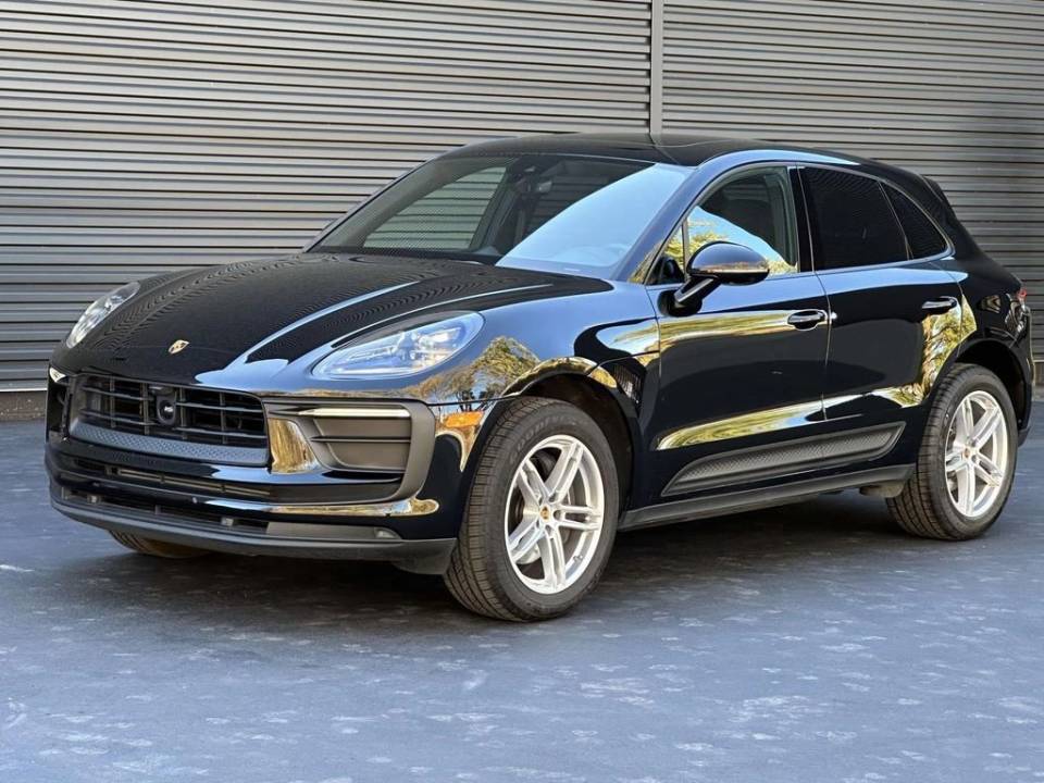 2025 Porsche Macan Base