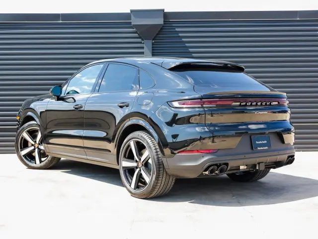 2026 Porsche Cayenne Coup E-Hybrid - Photo 22